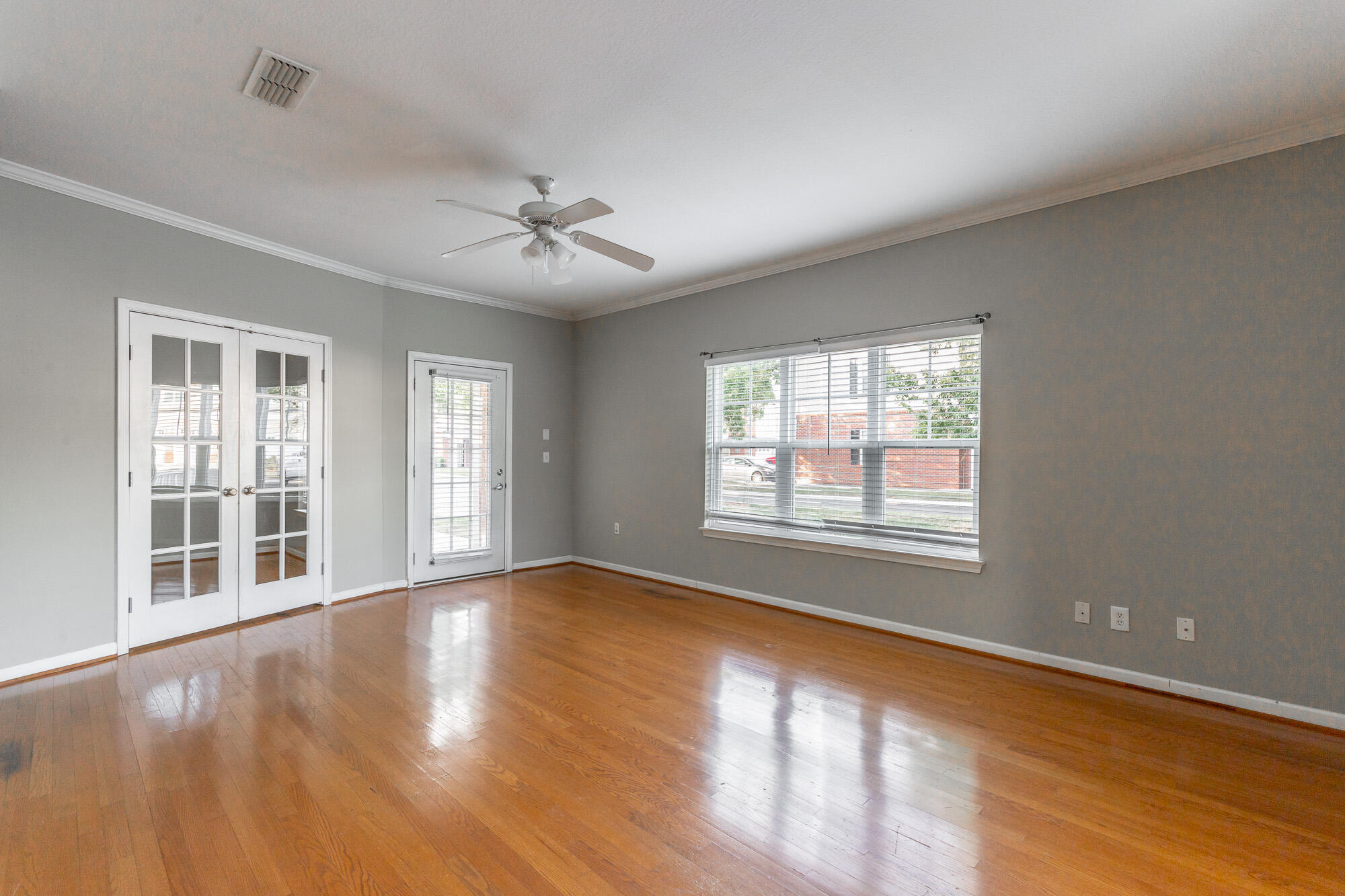 4102 Regency Court Chattanooga, TN 37421 - Photo 6 of 36 Living Room