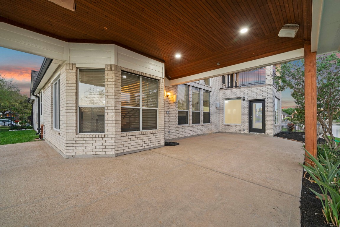 10103 Lazy Lagoon Houston, TX 77065 - Photo 42 of 50 a view of an empty room with a porch