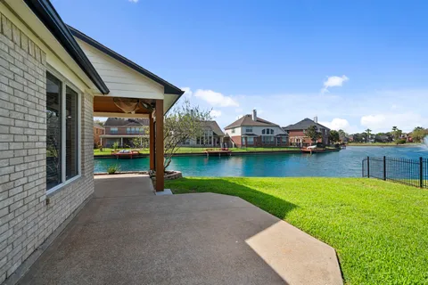 $675,000 | 10103 Lazy Lagoon, Houston, TX 77065