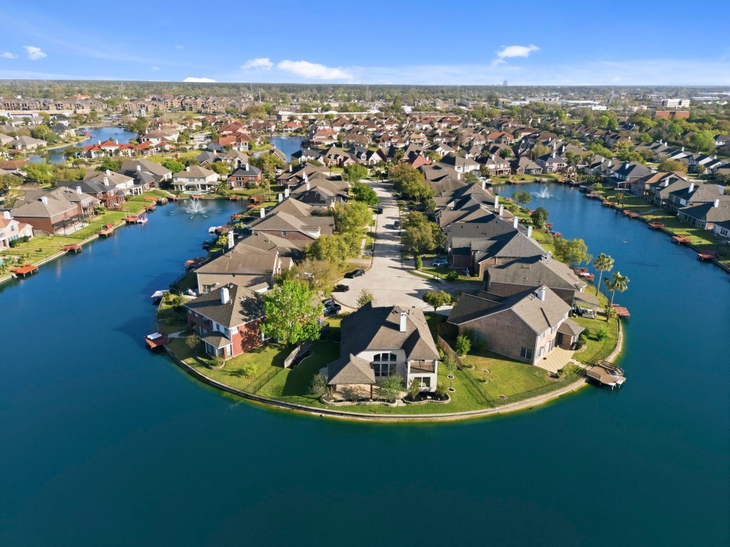 10103 Lazy Lagoon Houston, TX 77065 - Photo 48 of 50 an aerial view of a house with a ocean view