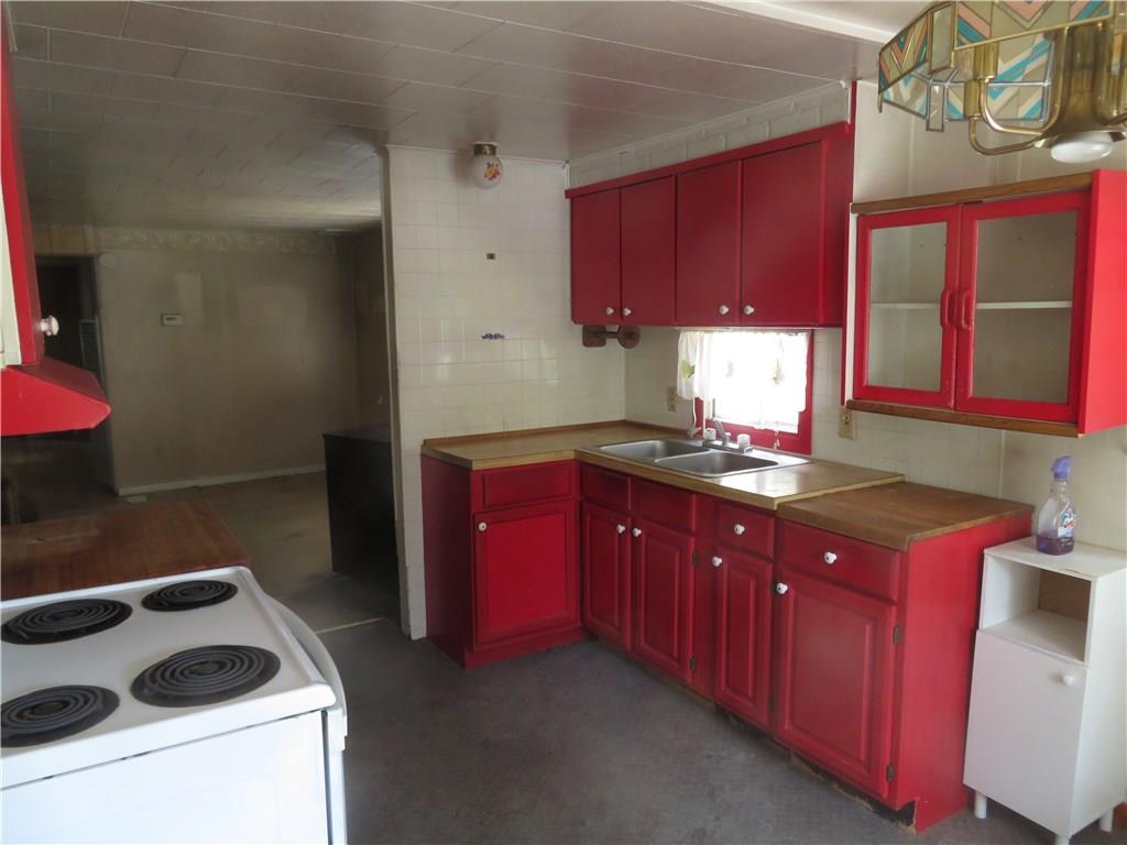 33 Gwen-Haley Road Burgettstown, PA 15021 - Photo 3 of 11