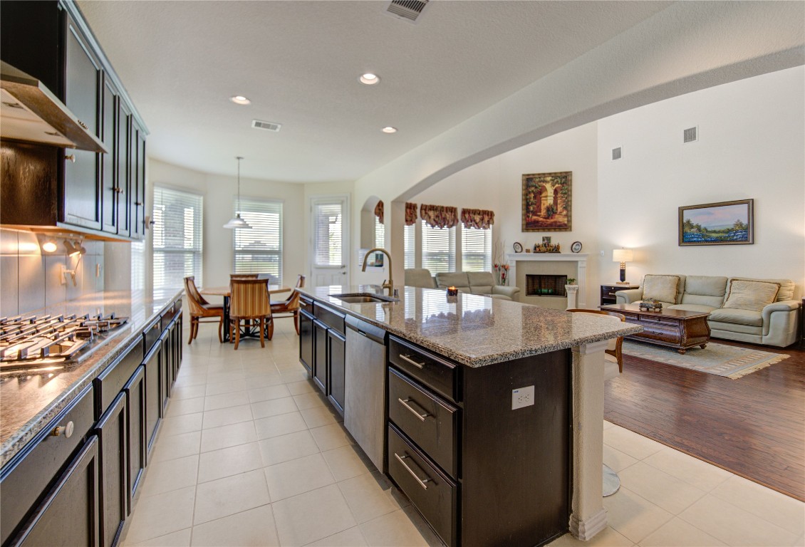 4602 Kingston Shores Lane Rosharon, TX 77583 - Photo 16 of 38