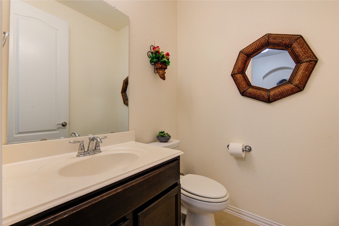 4602 Kingston Shores Lane Rosharon, TX 77583 - Photo 32 of 38 1/2 bath