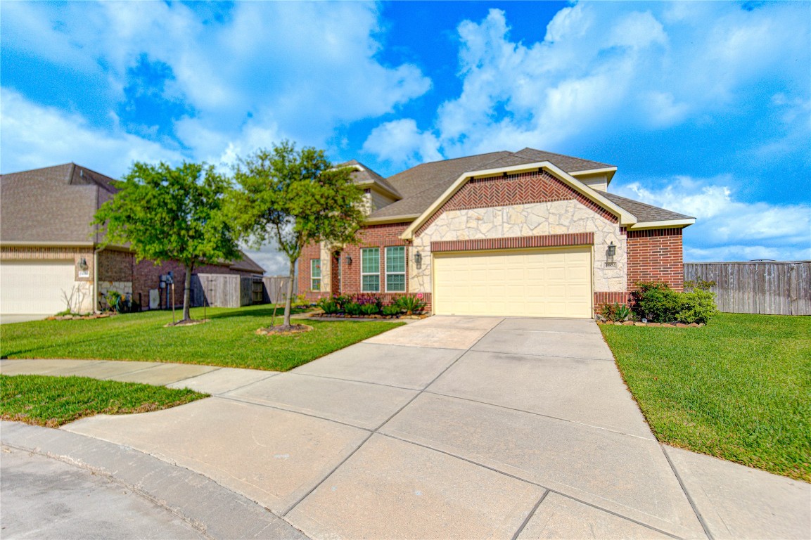 4602 Kingston Shores Lane Rosharon, TX 77583 - Photo 8 of 38