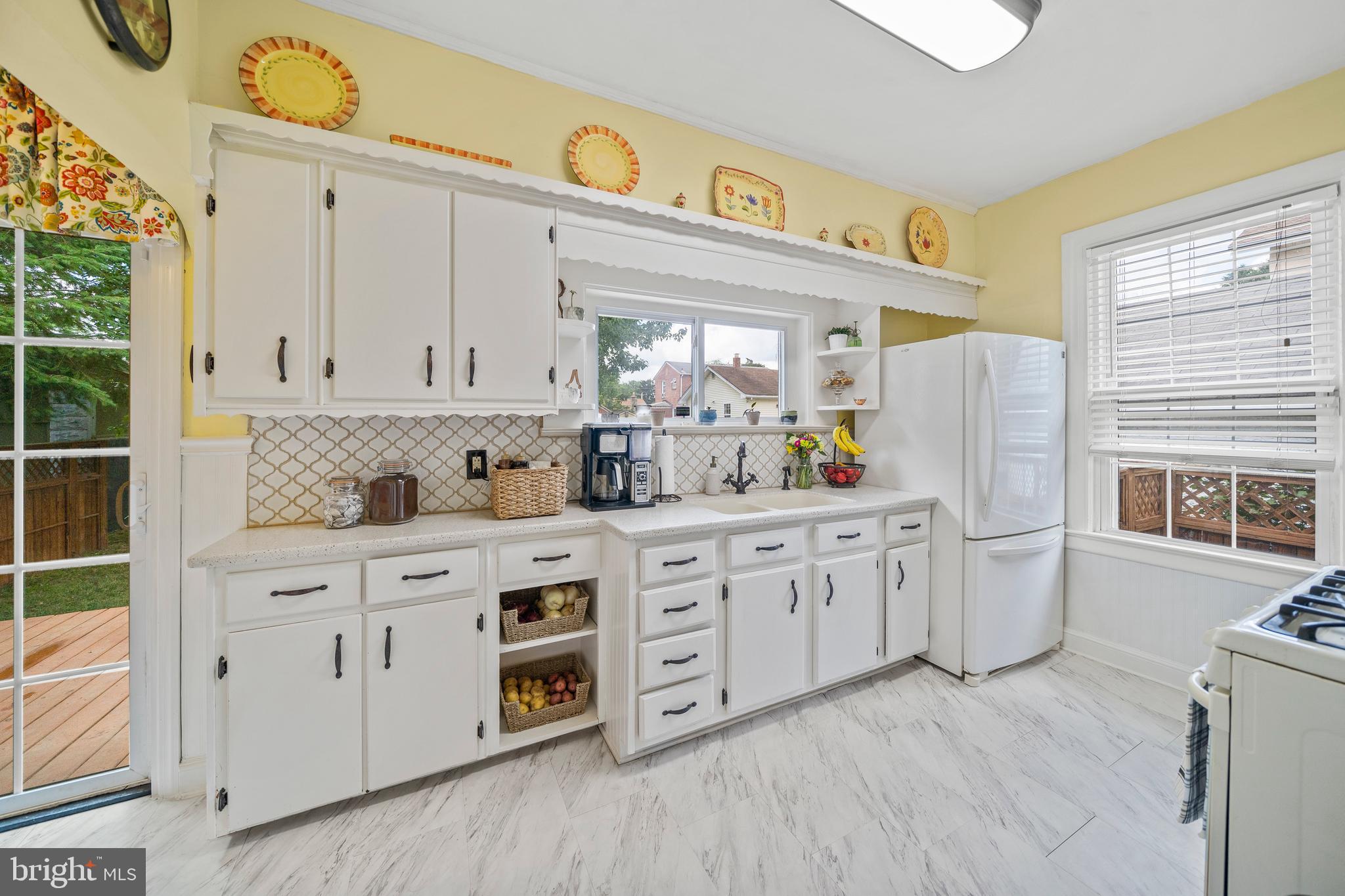 118 Willow Road Wallingford, PA 19086 - Photo 12 of 33 Kitchen