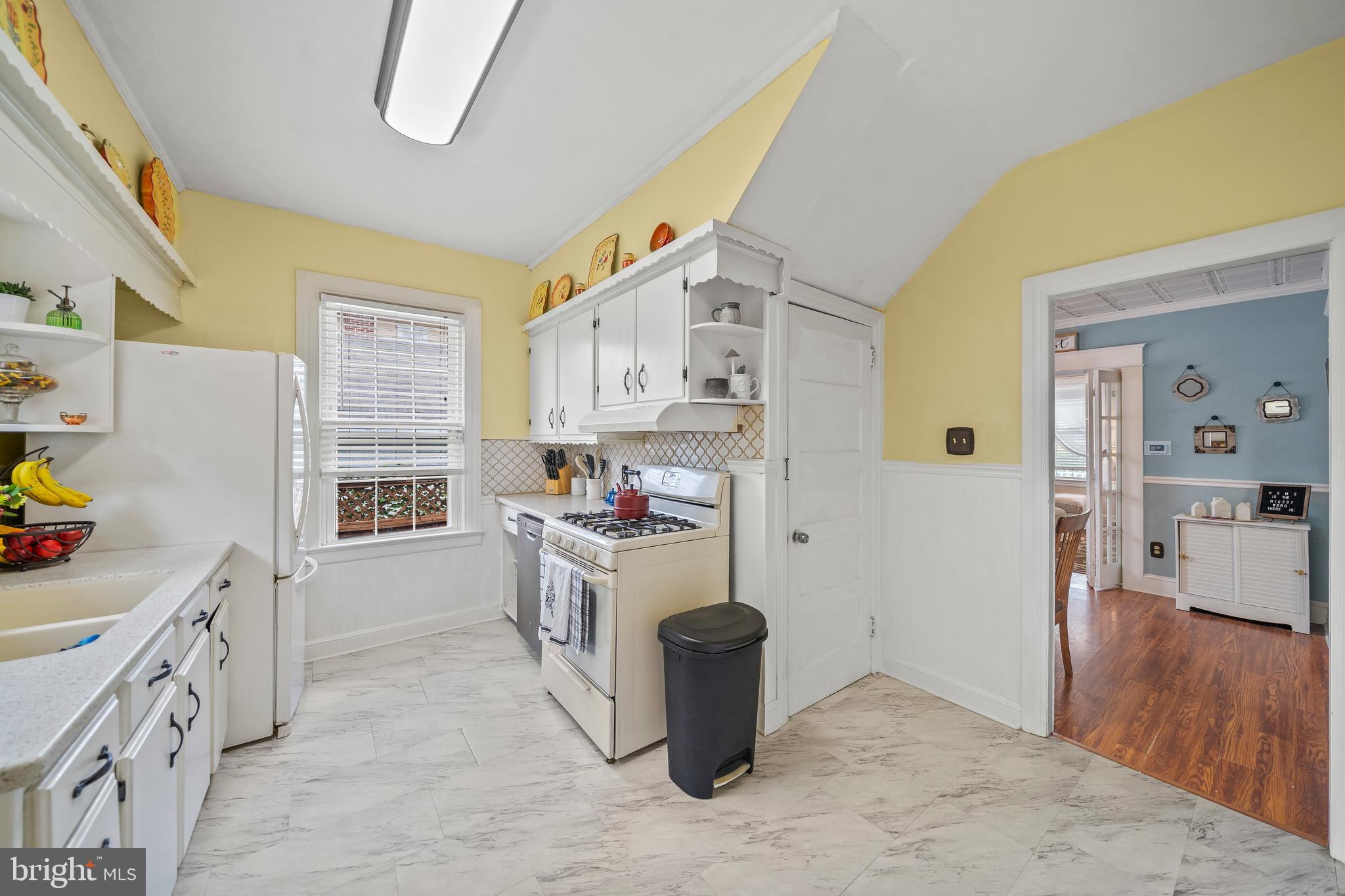 118 Willow Road Wallingford, PA 19086 - Photo 13 of 33 Kitchen