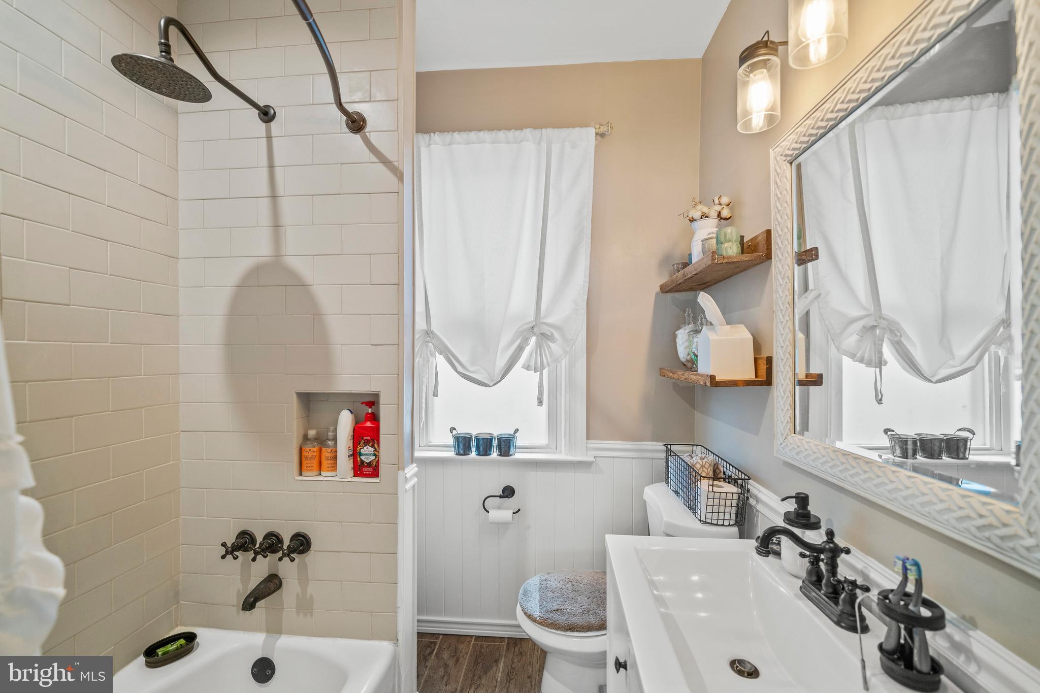 118 Willow Road Wallingford, PA 19086 - Photo 18 of 33 Bathroom