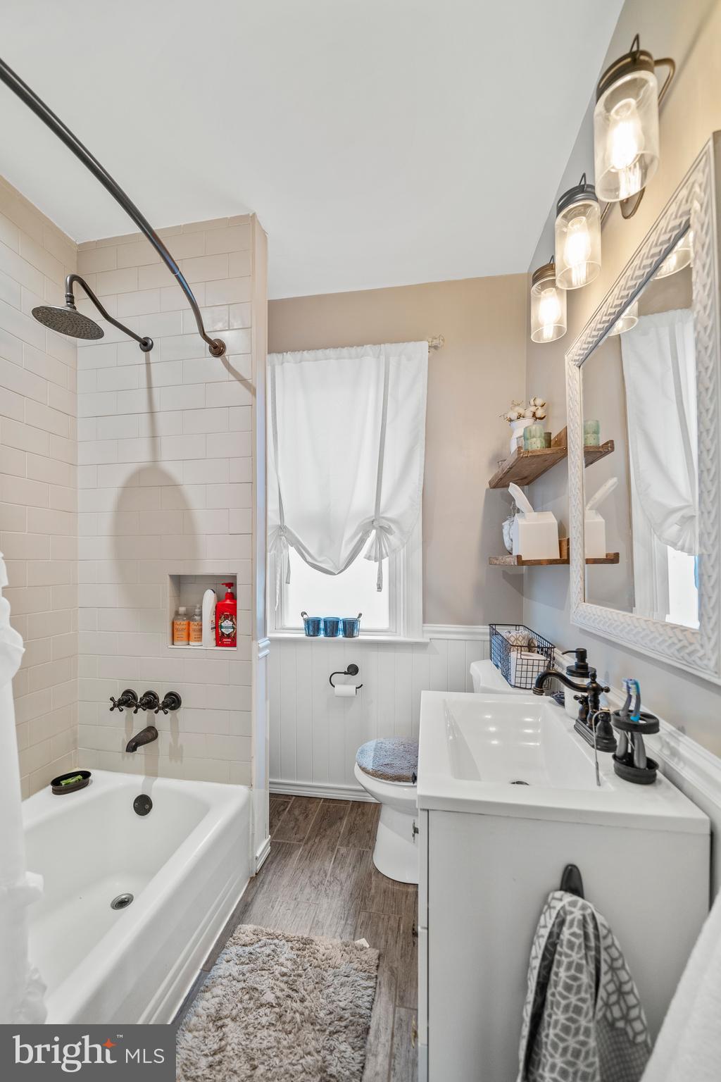 118 Willow Road Wallingford, PA 19086 - Photo 19 of 33 Bathroom