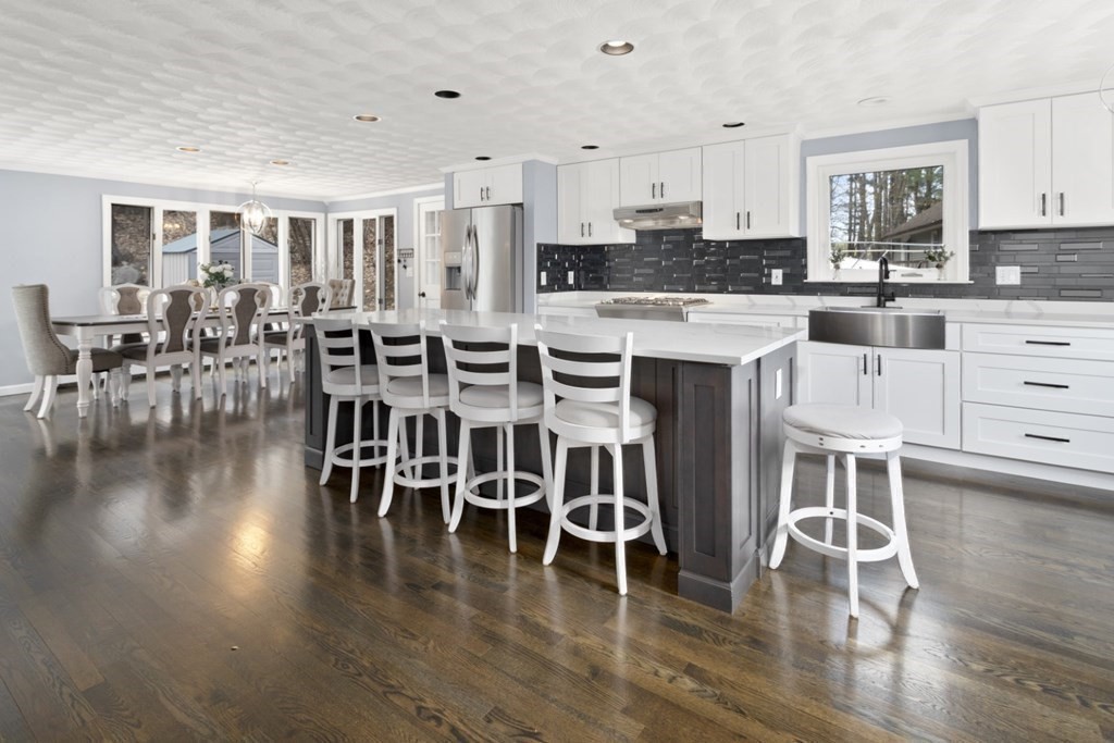 49 Great Woods Road Saugus, MA 01906 - Photo 5 of 42 Gallery Image 5