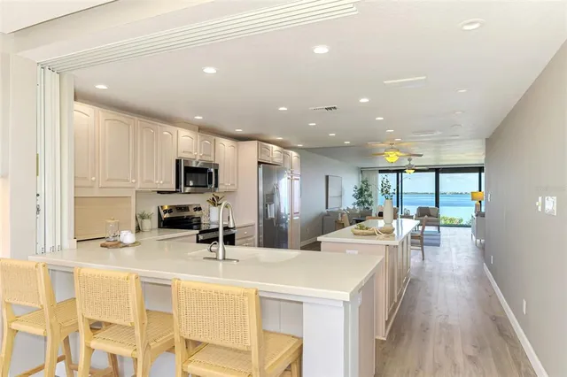 $709,900 | 6500 Flotilla Drive, Unit 102, Holmes Beach, FL 34217