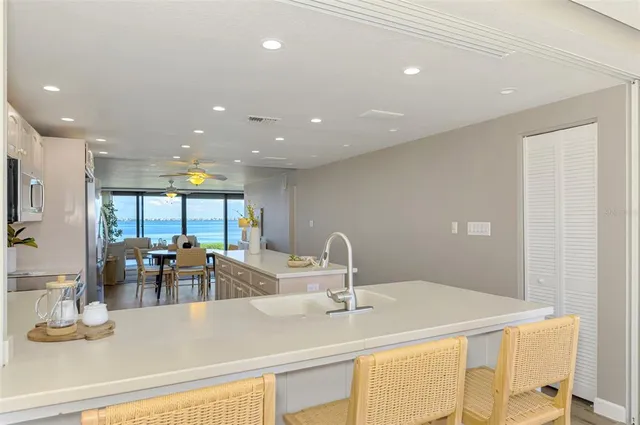 $709,900 | 6500 Flotilla Drive, Unit 102, Holmes Beach, FL 34217