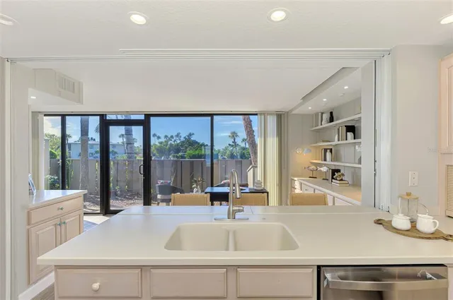 $709,900 | 6500 Flotilla Drive, Unit 102, Holmes Beach, FL 34217