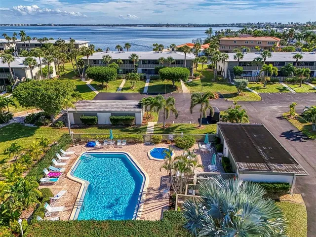 $709,900 | 6500 Flotilla Drive, Unit 102, Holmes Beach, FL 34217