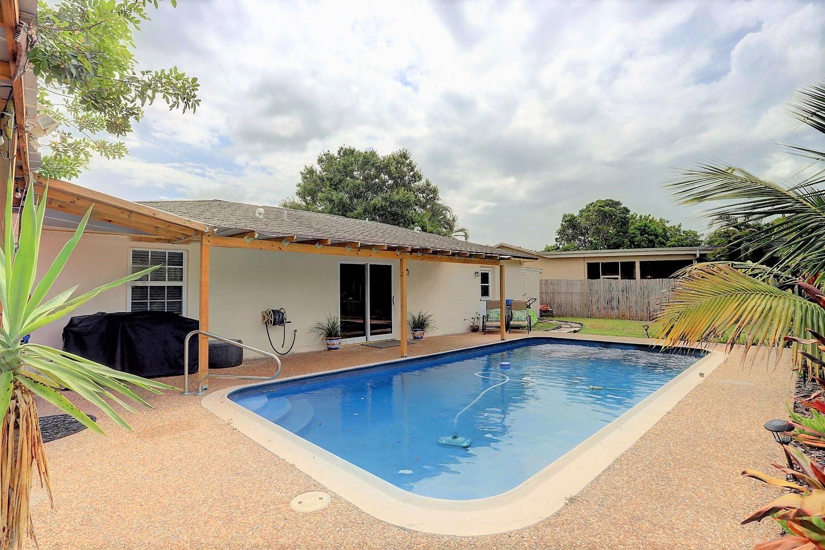 9596 Richmond Circle Boca Raton, FL 33434 - Photo 10 of 25 Pool