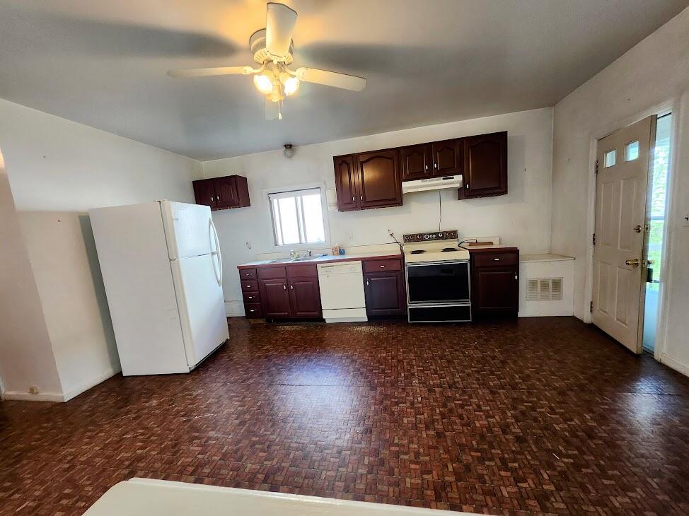21 Central Street Millinocket, ME 04462 - Photo 4 of 18 4