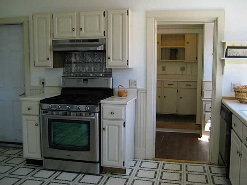 259 Post Road Bowdoinham, ME 04008 - Photo 7 of 35 Kitchen.