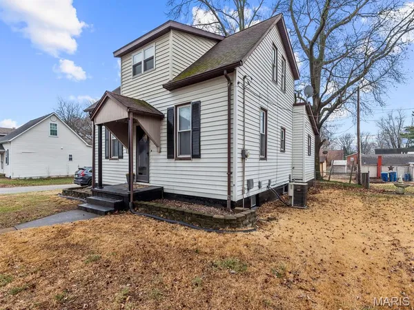 $185,000 | 301 West Hanover Street, New Baden, IL 62265