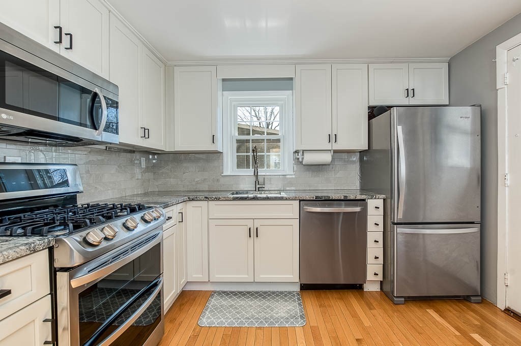 71 Vincent Road Dedham, MA 02026 - Photo 15 of 42 Gallery Image 15