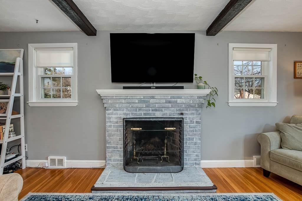 71 Vincent Road Dedham, MA 02026 - Photo 8 of 42 Gallery Image 8