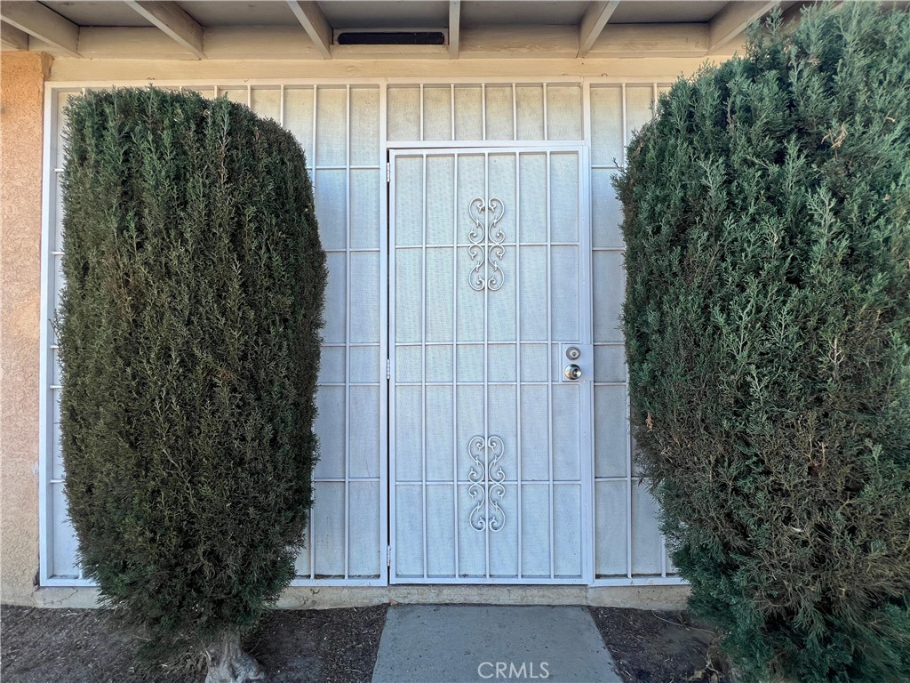 15558 Del Rey Drive Victorville, CA 92395 - Photo 24 of 32 a view of a small room