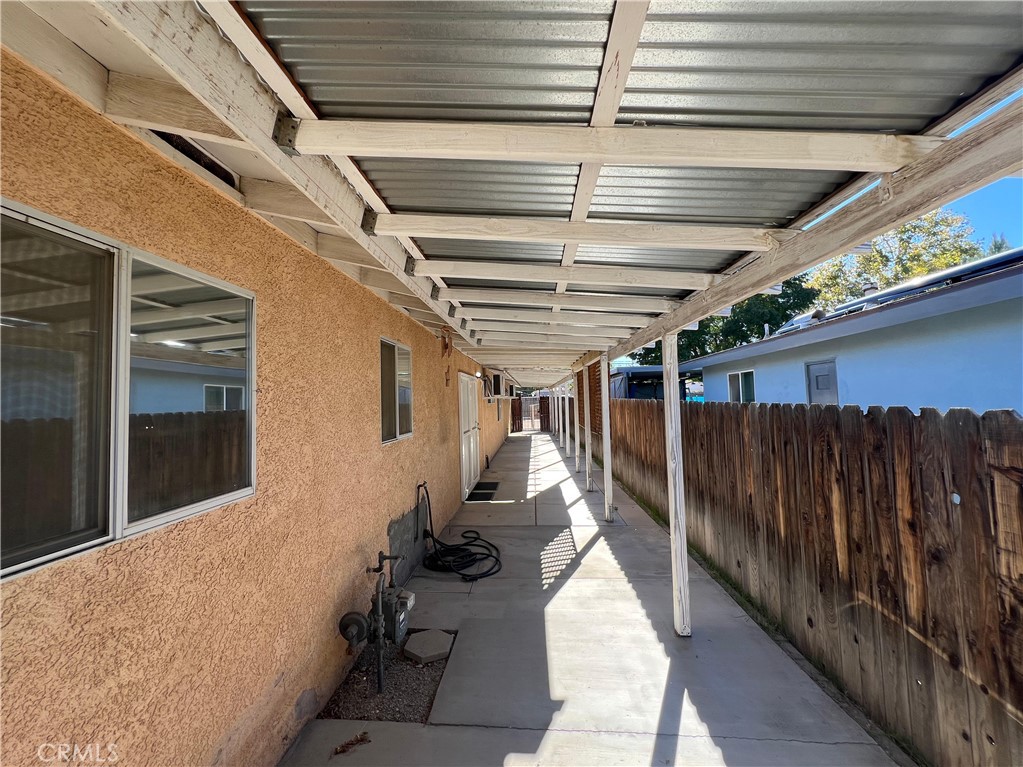 15558 Del Rey Drive Victorville, CA 92395 - Photo 26 of 32 a view of entryway