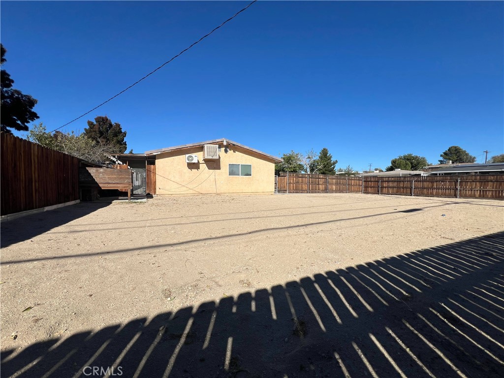 15558 Del Rey Drive Victorville, CA 92395 - Photo 28 of 30 a view of a balcony with an outdoor space