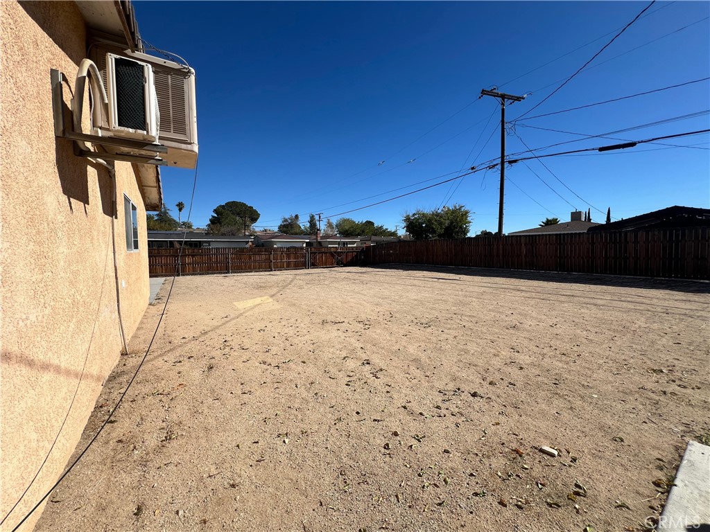 15558 Del Rey Drive Victorville, CA 92395 - Photo 28 of 32 a view of a terrace
