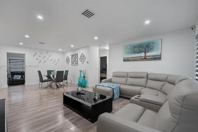 $3,950 | 850 Southwest 31st Avenue, Fort Lauderdale, FL 33312