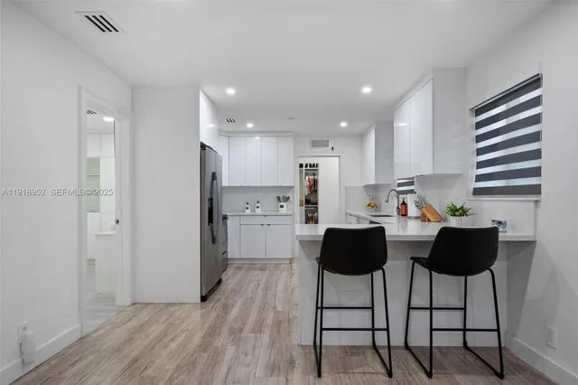 $3,950 | 850 Southwest 31st Avenue, Fort Lauderdale, FL 33312