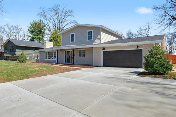 $449,900 | 1808 Golfview Drive, Urbana, IL 61801