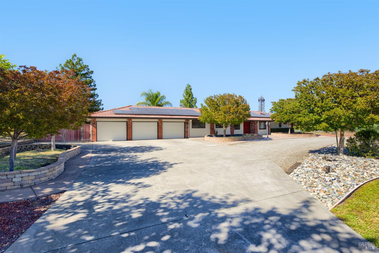 4445 Peaceful Glen Road Vacaville, CA 95688 - Photo 3 of 73