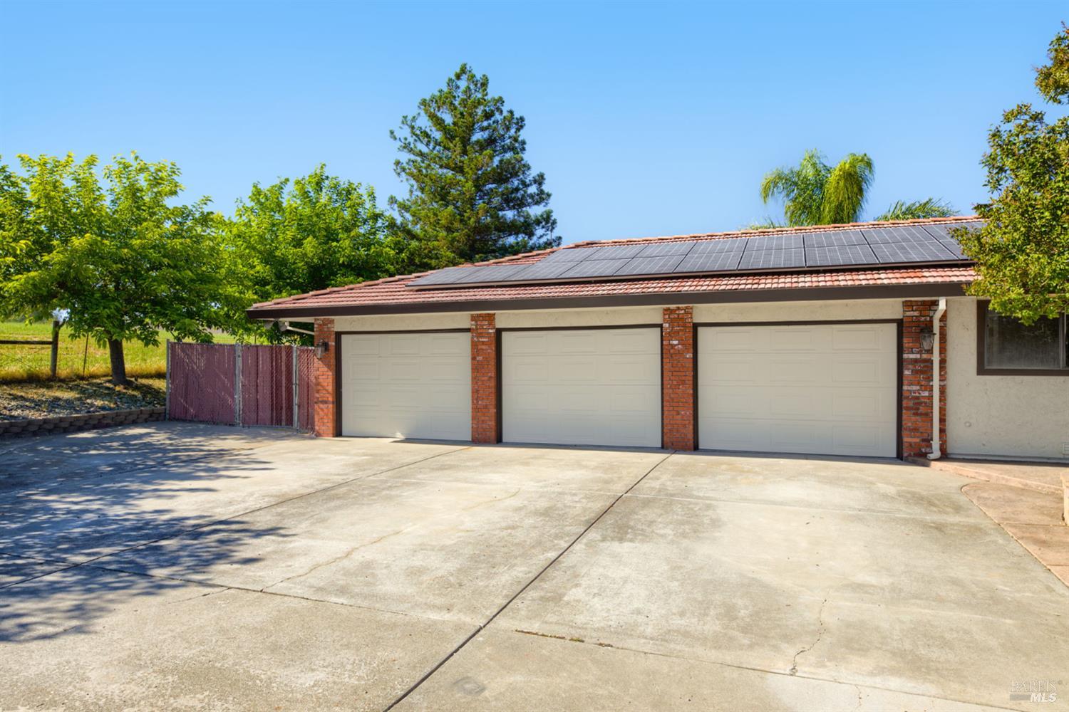 4445 Peaceful Glen Road Vacaville, CA 95688 - Photo 4 of 73