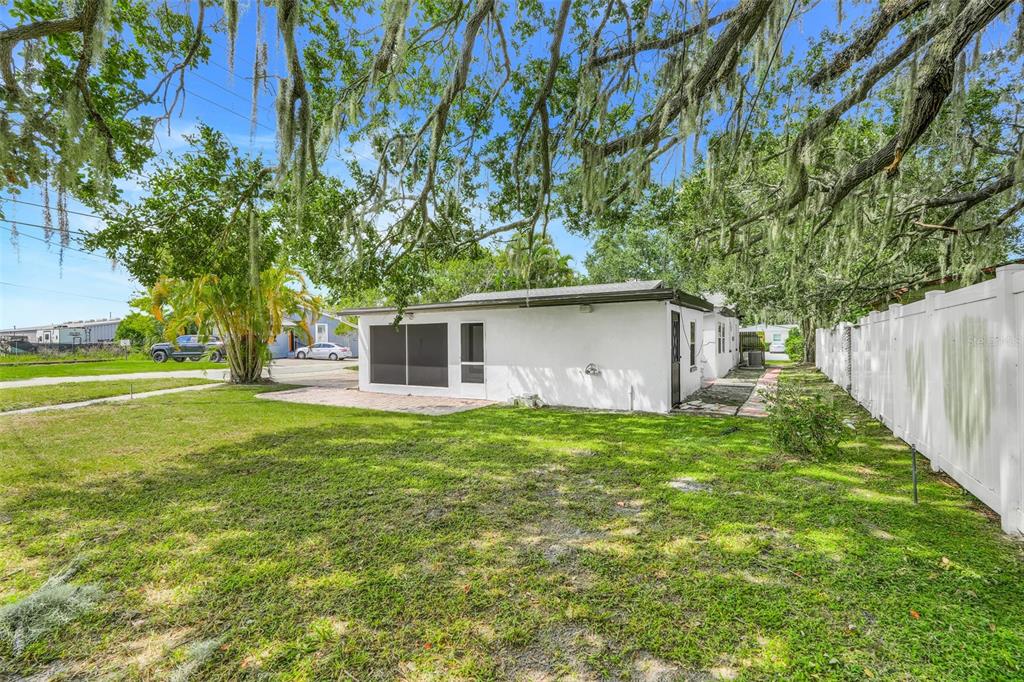 1444 Stetson Street Orlando, FL 32804 - Photo 35 of 39