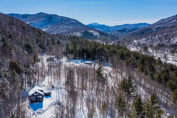 $675,000 | 161 Graysville Drive, Pittsfield, VT 05762
