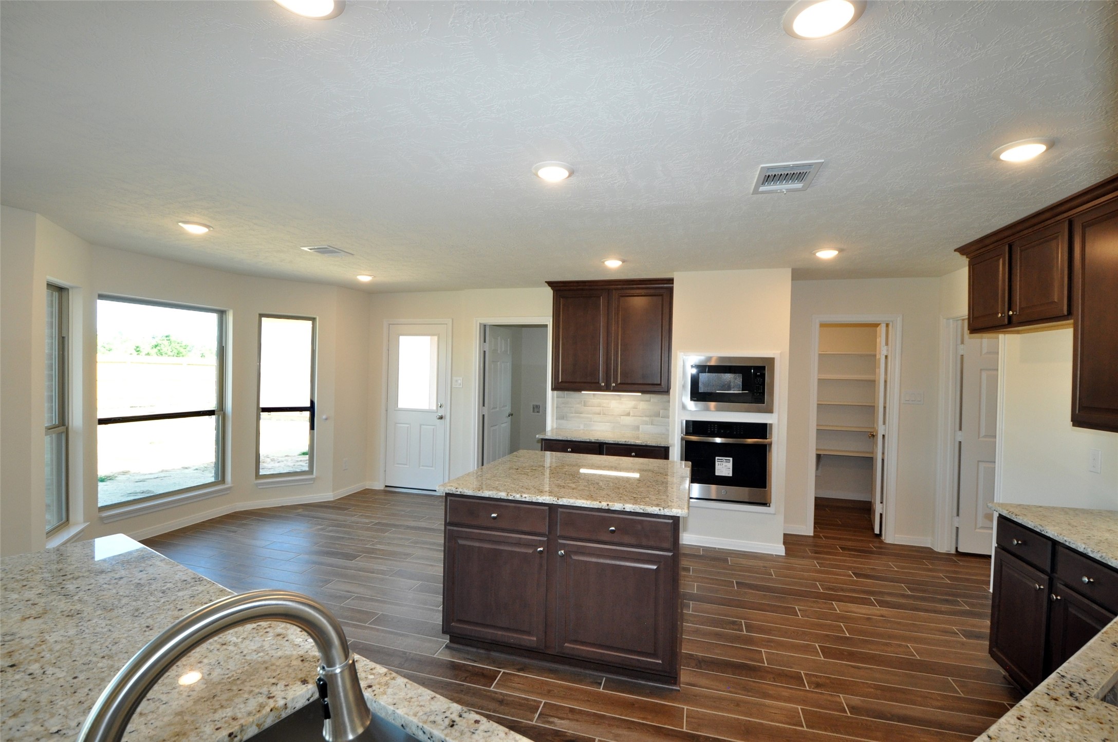 3805 Verde River Road Dickinson, TX 77539 - Photo 18 of 46 Gallery Image 18