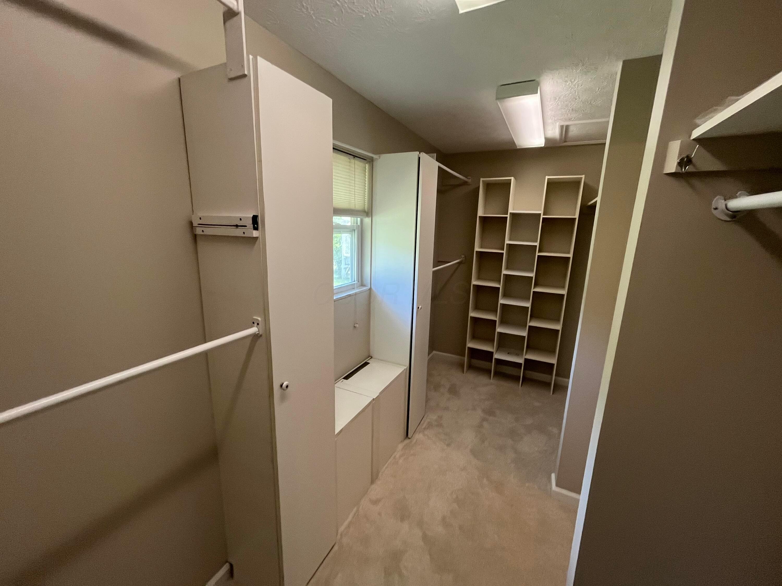 6580 Davis Road Hilliard, OH 43026 - Photo 15 of 23 Primary bedroom walk-in closet