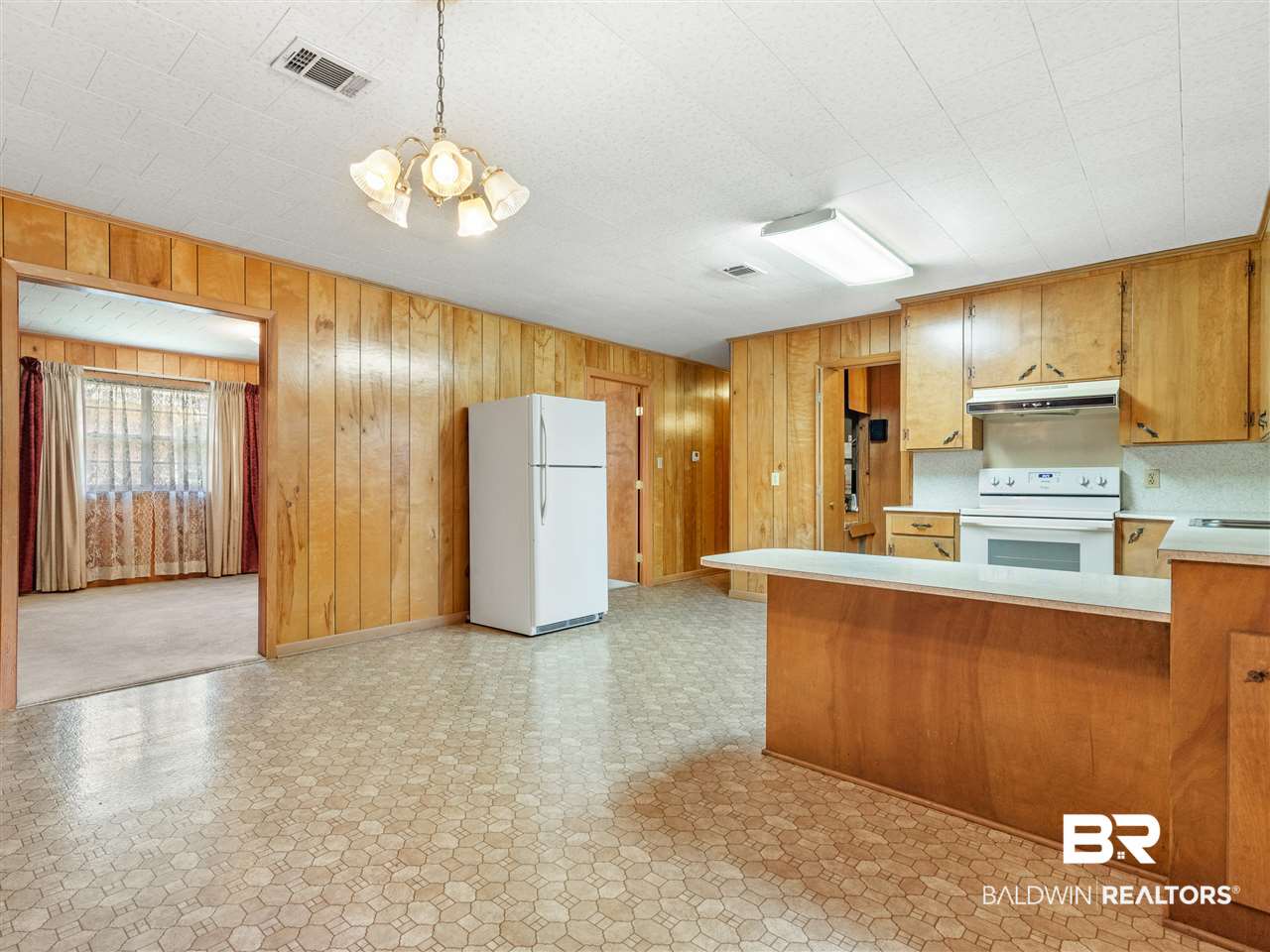 106 South Beech Street Foley, AL 36535 - Photo 37 of 49 108 Dining/Kitchen