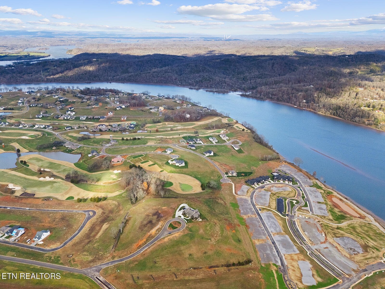 135 Magnolia Hill Loudon, TN 37774 - Photo 19 of 33 DJI_20251126231455_0193_D