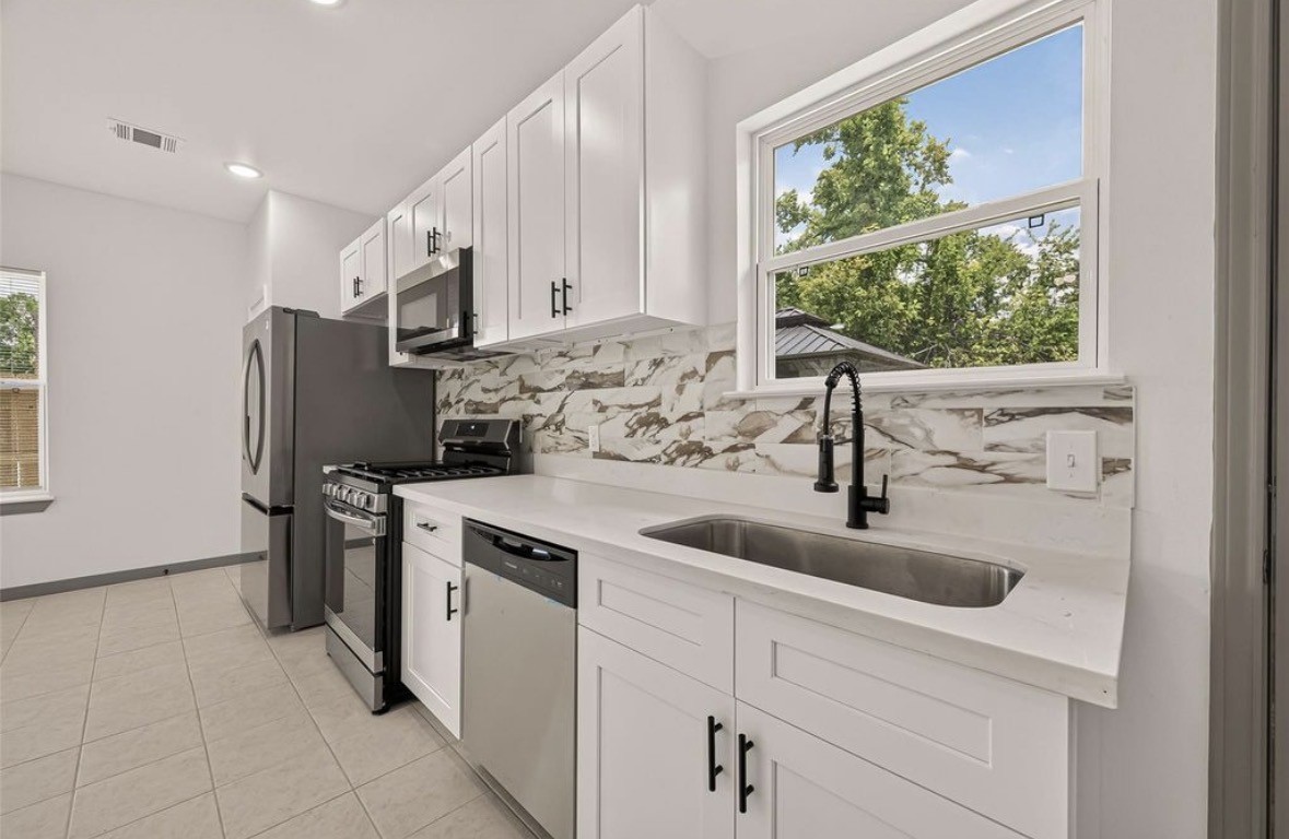 8306 Tidwell Road Houston, TX 77028 - Photo 7 of 22 Gallery Image 7