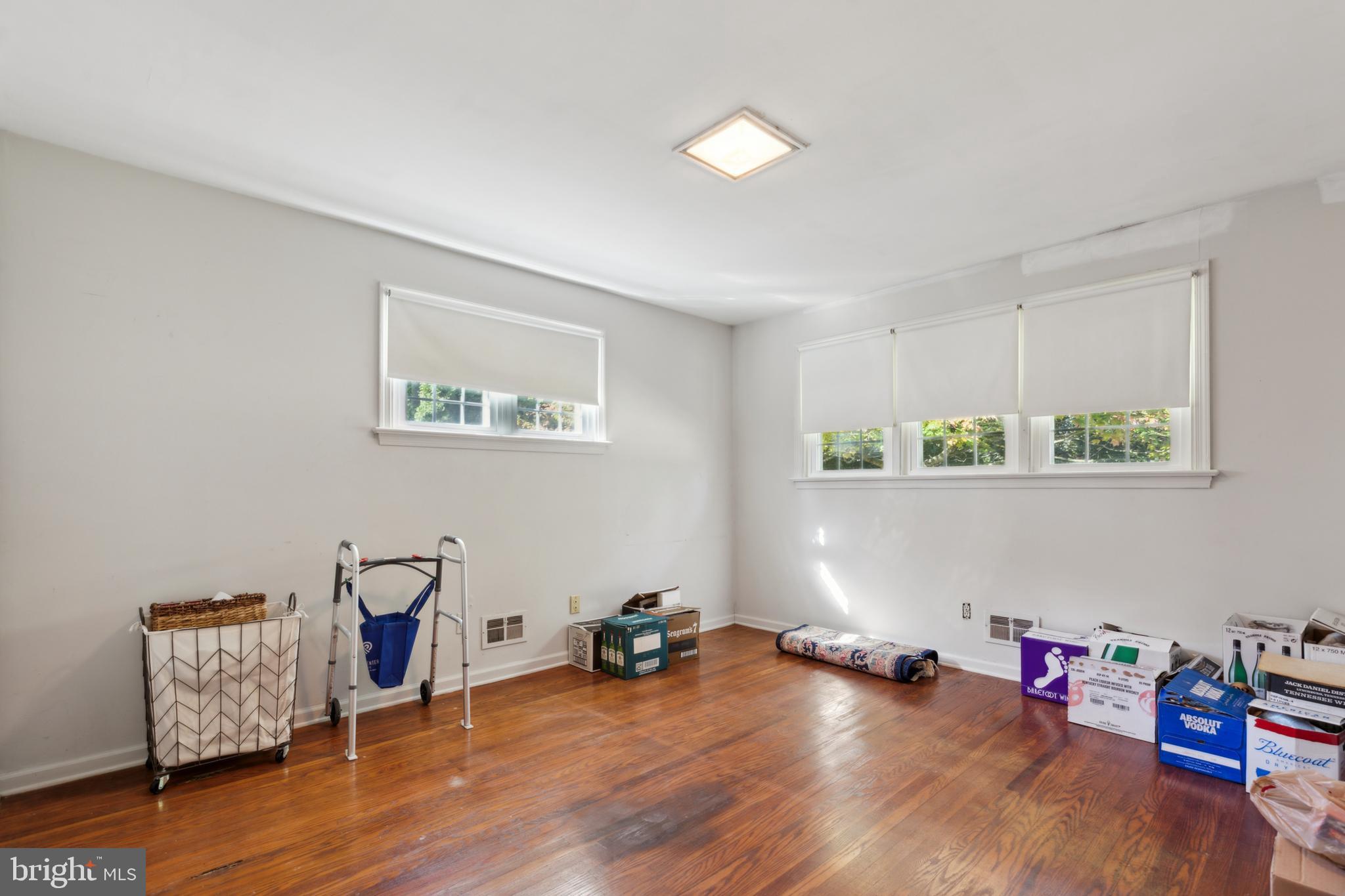 824 Juniper Drive Lafayette Hill, PA 19444 - Photo 22 of 28 Bedroom 3
13x10