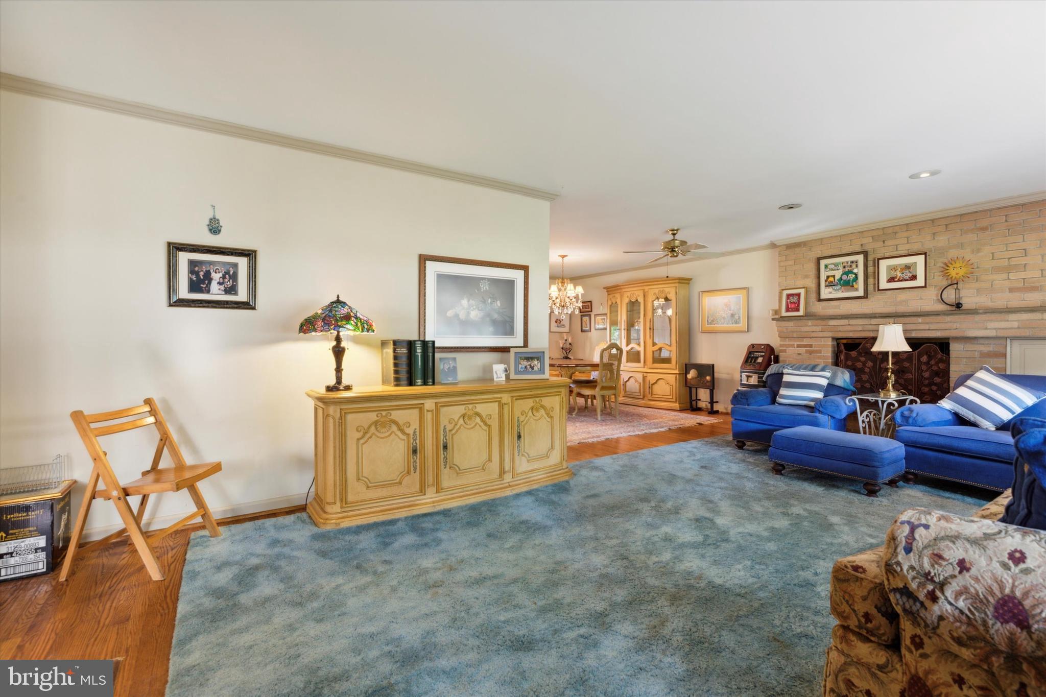 824 Juniper Drive Lafayette Hill, PA 19444 - Photo 9 of 28 Living Room 13x24