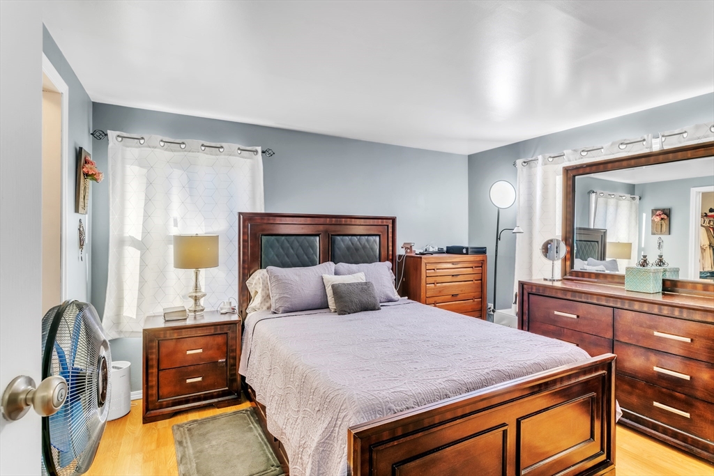 166 Hancock Street Springfield, MA 01109 - Photo 24 of 33