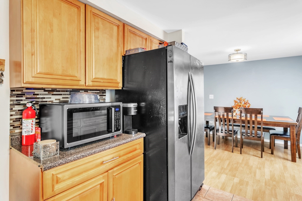 166 Hancock Street Springfield, MA 01109 - Photo 6 of 33