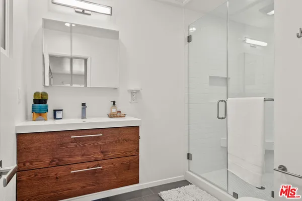 $9,900 | 5127 Gaynor Avenue, Encino, CA 91436