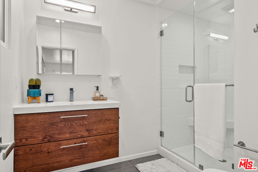 5127 Gaynor Avenue Encino, CA 91436 - Photo 24 of 29