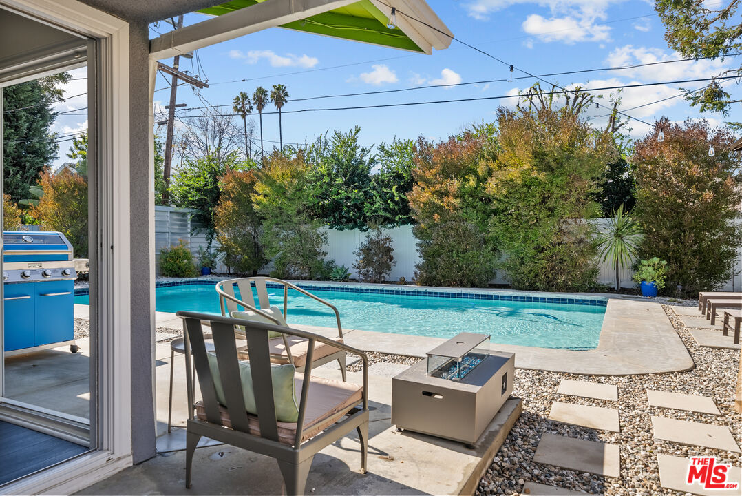 5127 Gaynor Avenue Encino, CA 91436 - Photo 4 of 29 a view of yard from deck with patio