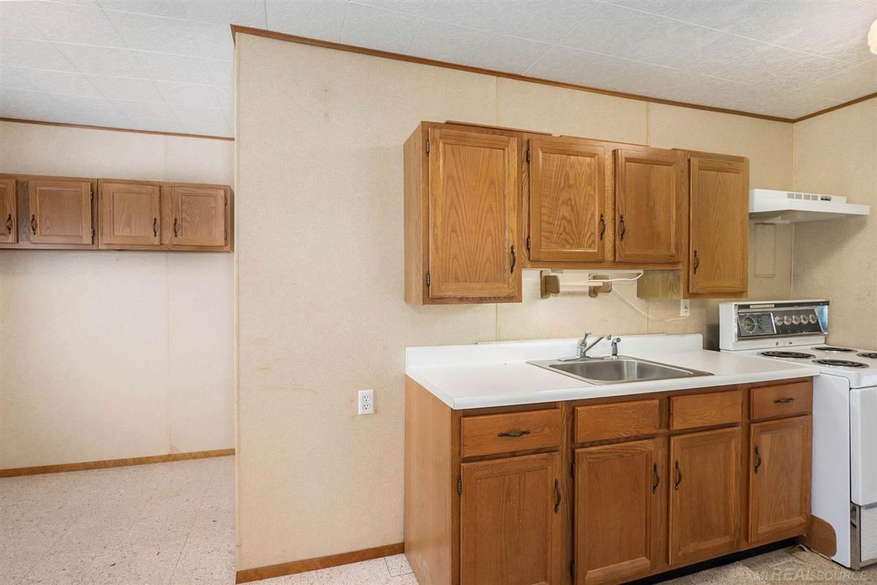 11121 Engleman Road Warren, MI 48089 - Photo 18 of 30