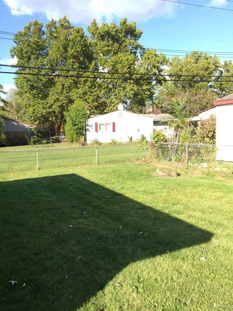 29670 Judith Street Inkster, MI 48141 - Photo 12 of 18 BACKYARD.jpg