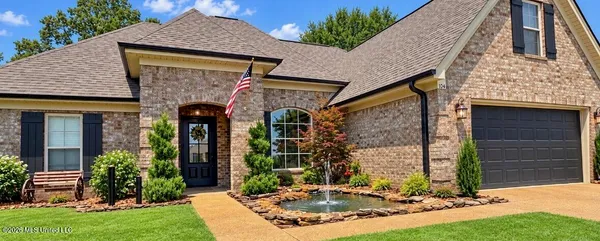 $314,000 | 104 Creekside Drive, Senatobia, MS 38668
