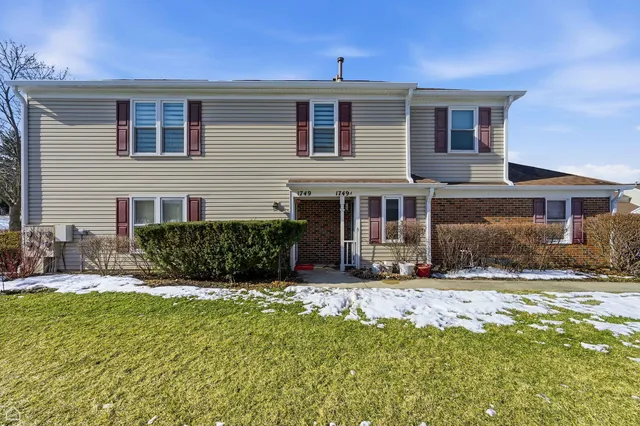 $249,999 | 1749 Vermont Drive, Elk Grove Village, IL 60007